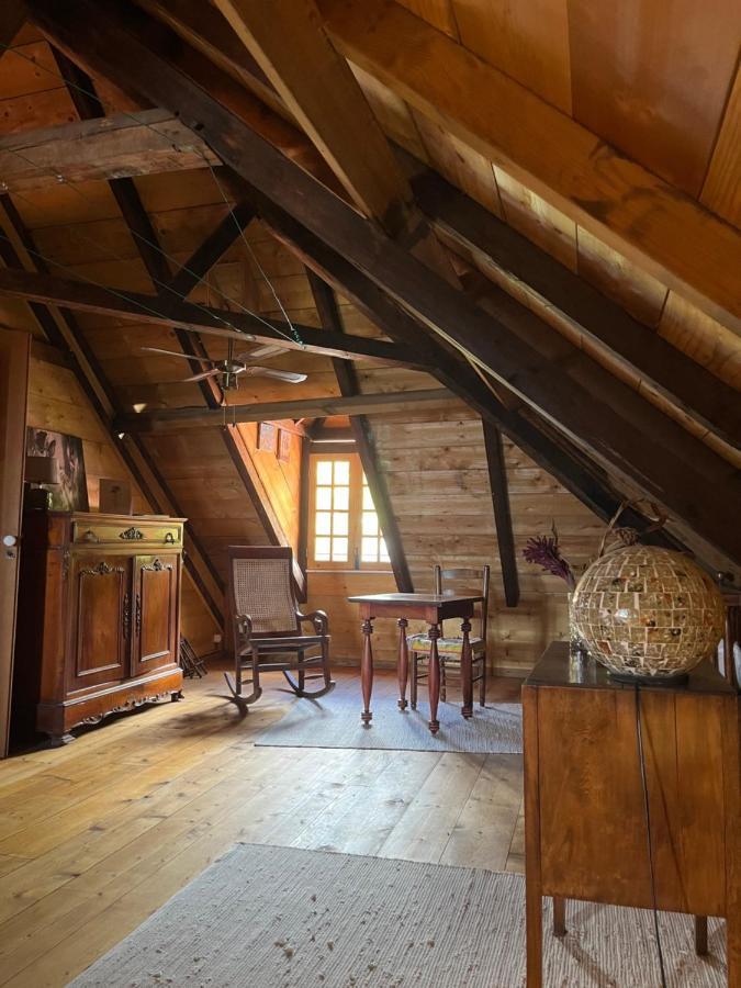Habitation La Reine Du Camp Chambres D'Hotes Saint-Claude Exteriér fotografie